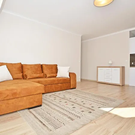 Ferienwohnung Debina